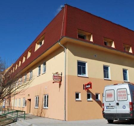 Penzion Mova Kadaň Buitenkant foto
